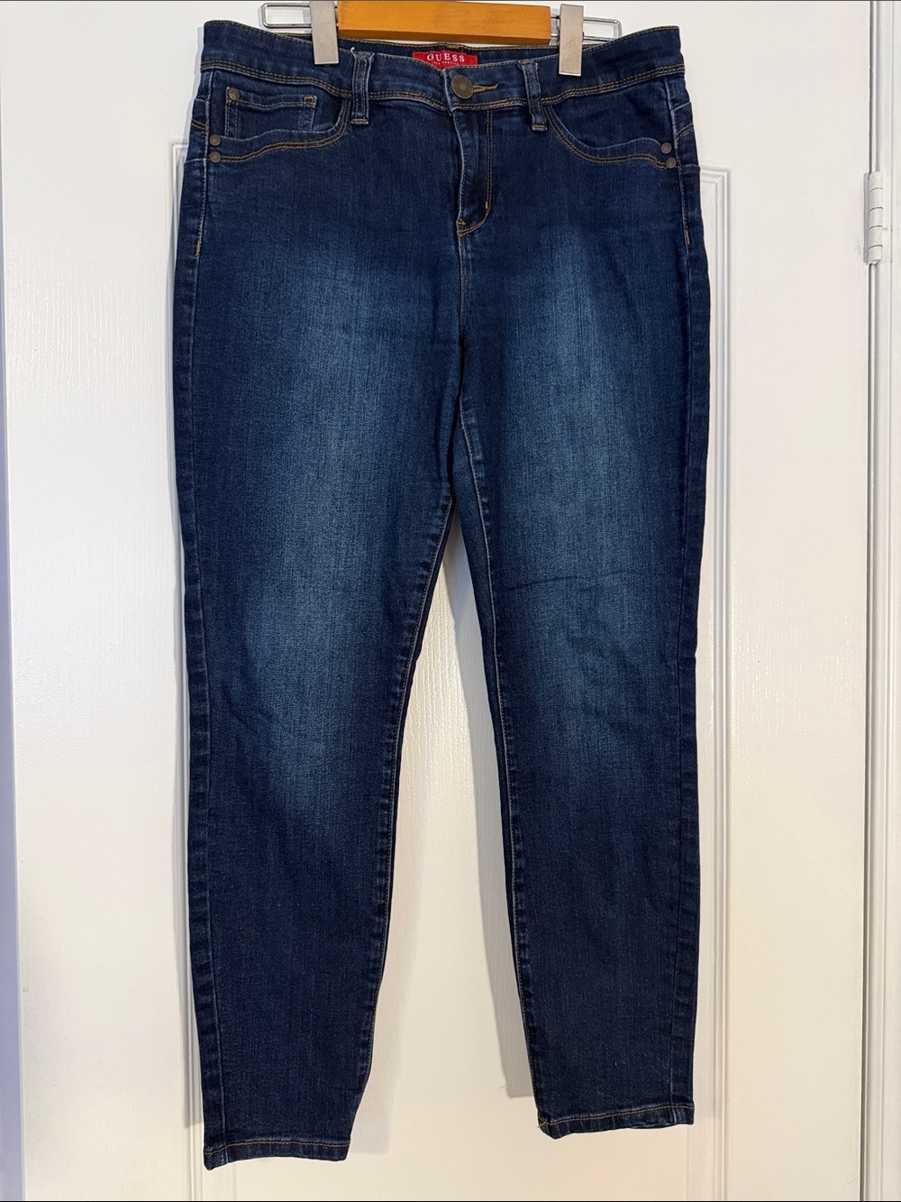 GUESS Los Angeles Dark Wash Skinny Jeans Size 30